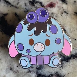 Disney Eeyore Winnie the Pooh Munchlings Series 1 Mystery Box Trading Pin